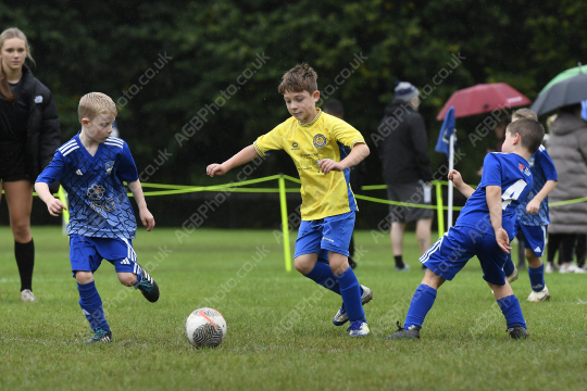 Astley & Buckshaw Juniors White vs Penwortham St Teresa's FC Black, Under 8, Football, Penwortham, UK - 20 Sep 2025