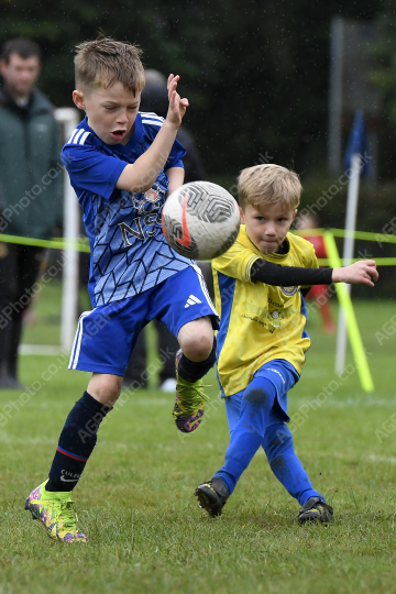 Astley & Buckshaw Juniors White vs Penwortham St Teresa's FC Black, Under 8, Football, Penwortham, UK - 20 Sep 2025