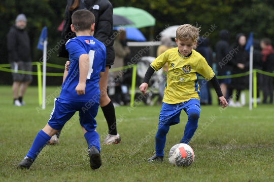 Astley & Buckshaw Juniors White vs Penwortham St Teresa's FC Black, Under 8, Football, Penwortham, UK - 20 Sep 2025