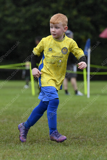 Astley & Buckshaw Juniors White vs Penwortham St Teresa's FC Black, Under 8, Football, Penwortham, UK - 20 Sep 2025