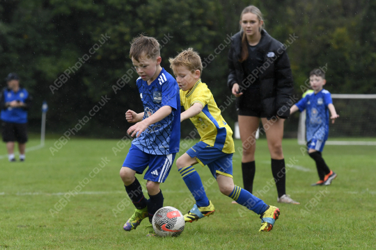 Astley & Buckshaw Juniors White vs Penwortham St Teresa's FC Black, Under 8, Football, Penwortham, UK - 20 Sep 2025