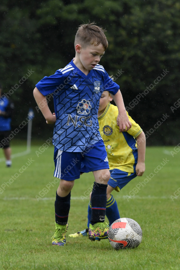 Astley & Buckshaw Juniors White vs Penwortham St Teresa's FC Black, Under 8, Football, Penwortham, UK - 20 Sep 2025