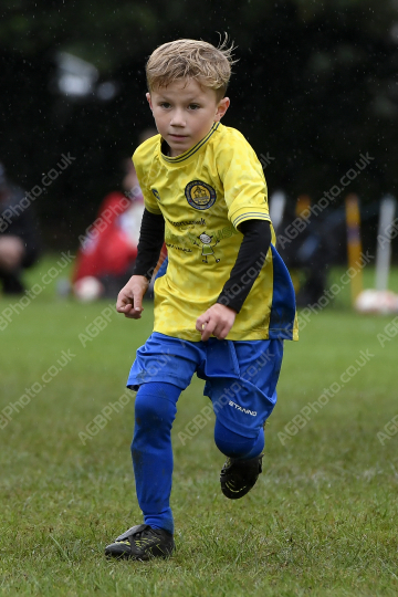 Astley & Buckshaw Juniors White vs Penwortham St Teresa's FC Black, Under 8, Football, Penwortham, UK - 20 Sep 2025