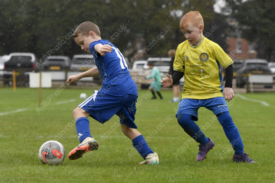 Astley & Buckshaw Juniors White vs Penwortham St Teresa's FC Black, Under 8, Football, Penwortham, UK - 20 Sep 2025