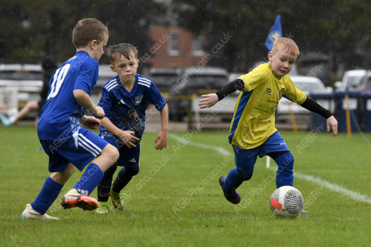 Astley & Buckshaw Juniors White vs Penwortham St Teresa's FC Black, Under 8, Football, Penwortham, UK - 20 Sep 2025