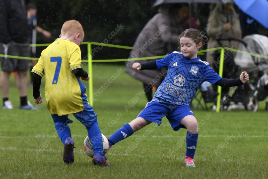 Astley & Buckshaw Juniors White vs Penwortham St Teresa's FC Black, Under 8, Football, Penwortham, UK - 20 Sep 2025