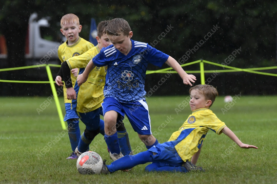 Astley & Buckshaw Juniors White vs Penwortham St Teresa's FC Black, Under 8, Football, Penwortham, UK - 20 Sep 2025