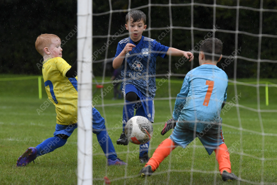 Astley & Buckshaw Juniors White vs Penwortham St Teresa's FC Black, Under 8, Football, Penwortham, UK - 20 Sep 2025