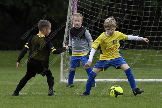 Penwortham St Teresa's FC Red vs Springfields Black, Under 8, Football, Penwortham, UK - 18 Oct 2025