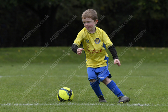Penwortham St Teresa's FC Red vs Springfields Black, Under 8, Football, Penwortham, UK - 18 Oct 2025