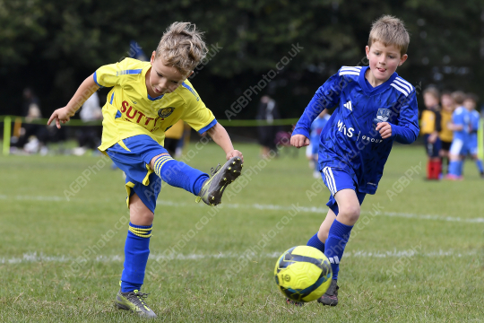 Penwortham St Teresa's FC White vs Astley & Buckshaw Juniors Blue, Under 7, Football, Penwortham, UK - 27 Sep 2025
