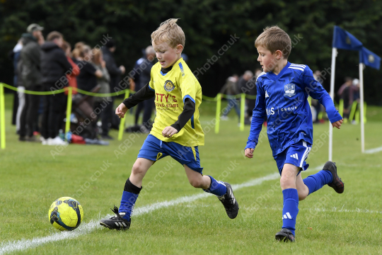 Penwortham St Teresa's FC White vs Astley & Buckshaw Juniors Blue, Under 7, Football, Penwortham, UK - 27 Sep 2025