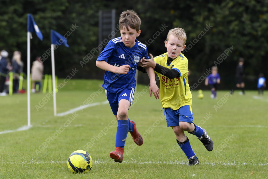 Penwortham St Teresa's FC White vs Astley & Buckshaw Juniors Blue, Under 7, Football, Penwortham, UK - 27 Sep 2025
