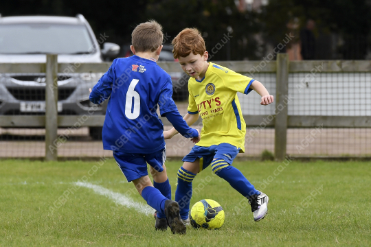 Penwortham St Teresa's FC White vs Astley & Buckshaw Juniors Blue, Under 7, Football, Penwortham, UK - 27 Sep 2025