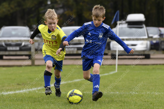 Penwortham St Teresa's FC White vs Astley & Buckshaw Juniors Blue, Under 7, Football, Penwortham, UK - 27 Sep 2025