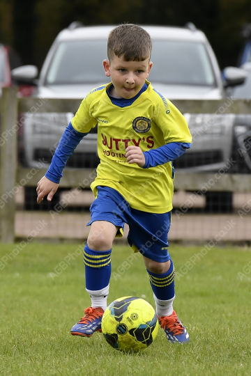 Penwortham St Teresa's FC White vs Astley & Buckshaw Juniors Blue, Under 7, Football, Penwortham, UK - 27 Sep 2025