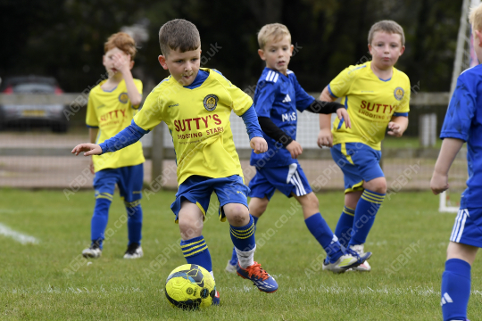 Penwortham St Teresa's FC White vs Astley & Buckshaw Juniors Blue, Under 7, Football, Penwortham, UK - 27 Sep 2025