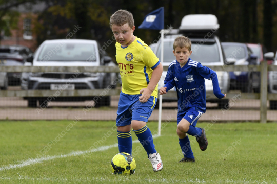 Penwortham St Teresa's FC White vs Astley & Buckshaw Juniors Blue, Under 7, Football, Penwortham, UK - 27 Sep 2025