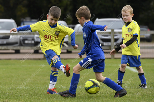 Penwortham St Teresa's FC White vs Astley & Buckshaw Juniors Blue, Under 7, Football, Penwortham, UK - 27 Sep 2025