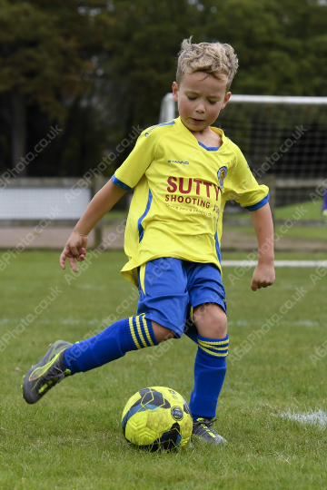 Penwortham St Teresa's FC White vs Astley & Buckshaw Juniors Blue, Under 7, Football, Penwortham, UK - 27 Sep 2025