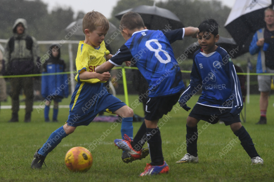 Sir Tom Finney FC Blue vs Penwortham St Teresa's FC White, Under 7, Football, Penwortham, UK - 20 Sep 2025
