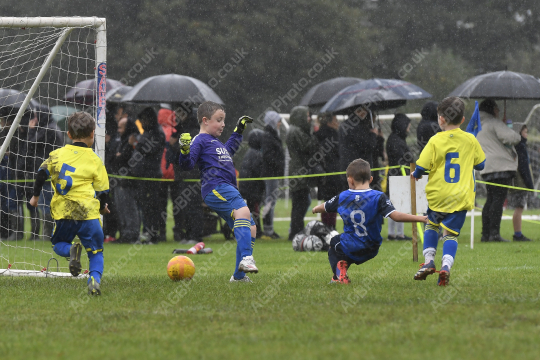 Sir Tom Finney FC Blue vs Penwortham St Teresa's FC White, Under 7, Football, Penwortham, UK - 20 Sep 2025