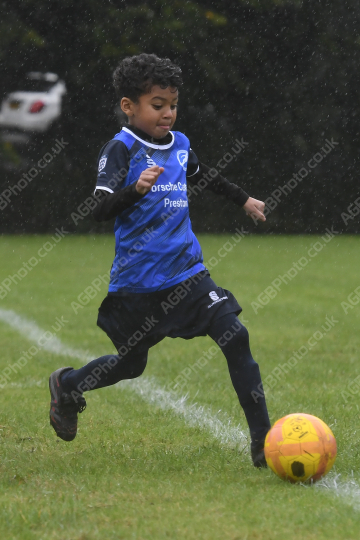 Sir Tom Finney FC Blue vs Penwortham St Teresa's FC White, Under 7, Football, Penwortham, UK - 20 Sep 2025